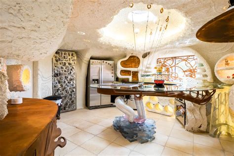 A Peek Of Whats Inside The Flintstone House Jessie Lee Real Estate