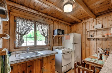We offer an authentic evergreen colorado lodging experience, more so than a traditional hotel. Colorado Bear Creek Cabins (Evergreen, CO) - Resort ...