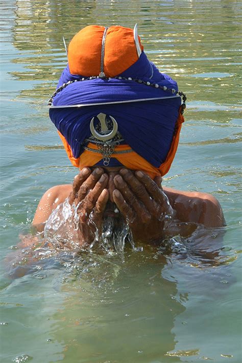Vaisakhi 2015 Sikh Devotees Celebrate Major Festival In India And