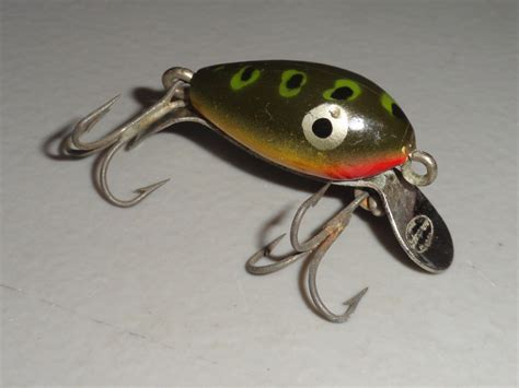 VINTAGE FISHING LURE WOODEN SHAKESPEARE DOPEY SERIES 6603 FROG FINISH