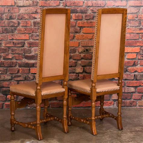 Diners and lunch that last hours won't be a problem anymore ! Set of 8 Leather Upholstered High Back Oak Dining Chairs