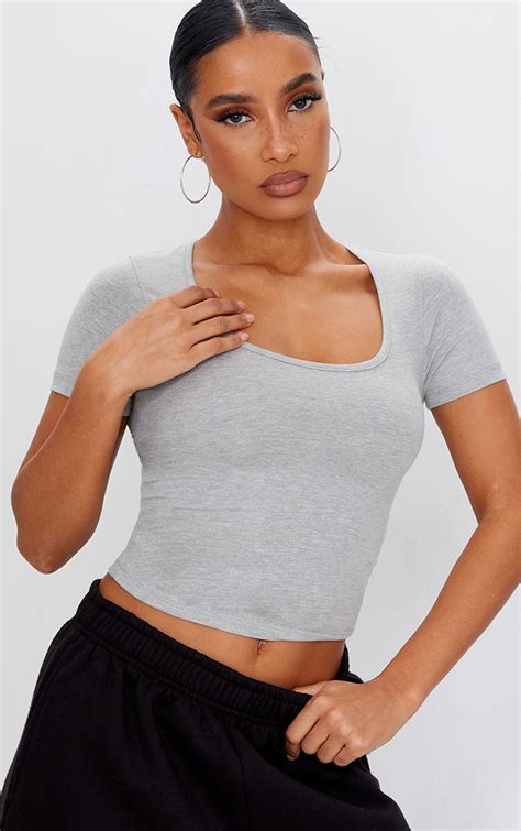 Basic Grey Fitted Scoop Neck T Shirt Tops Prettylittlething Qa