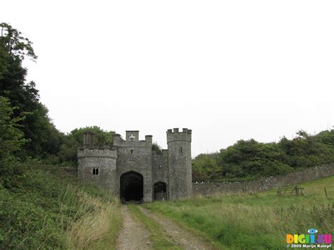 Picture Sx08072 Gatehouse Of Dunraven Castle 20090812 Walk To