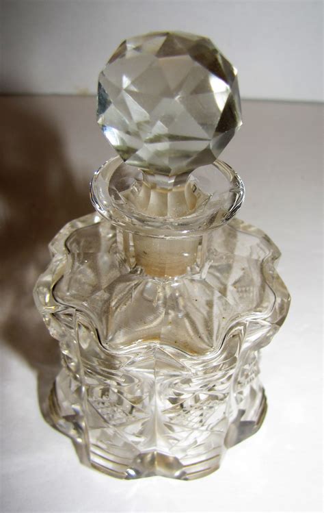 Vintage Beautiful Hand Cut Clear Crystal Perfume Bottle With Stopper