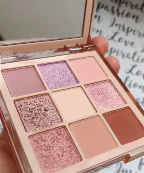 Huda Beauty Nude Light Obsessions Eyeshadow Palette Review