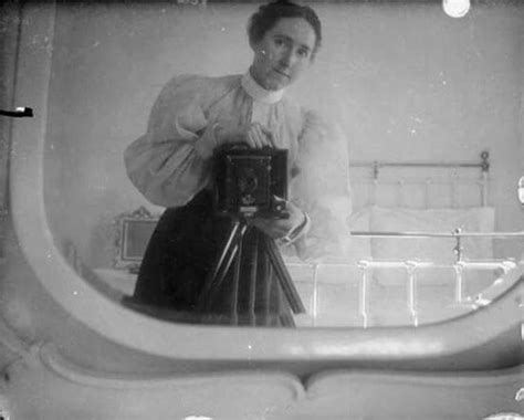 victorian women photographers with their cameras — online don t take pictures female