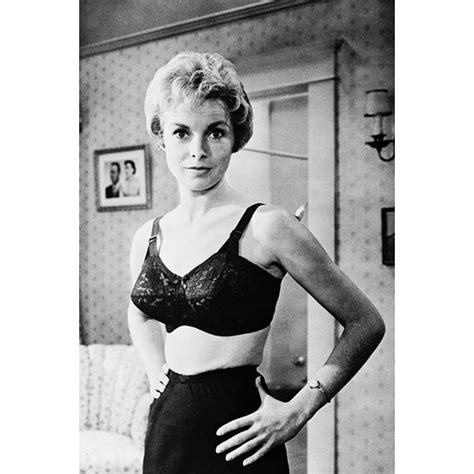 Alfred Hitchcock Psycho Janet Leigh Classic Pose In Black Bra 24x36 Poster
