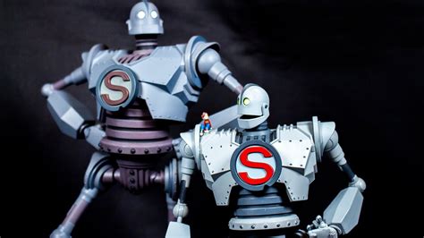 Iron Giant Action Figure And Statue Reviews Diamond Select Toys Youtube