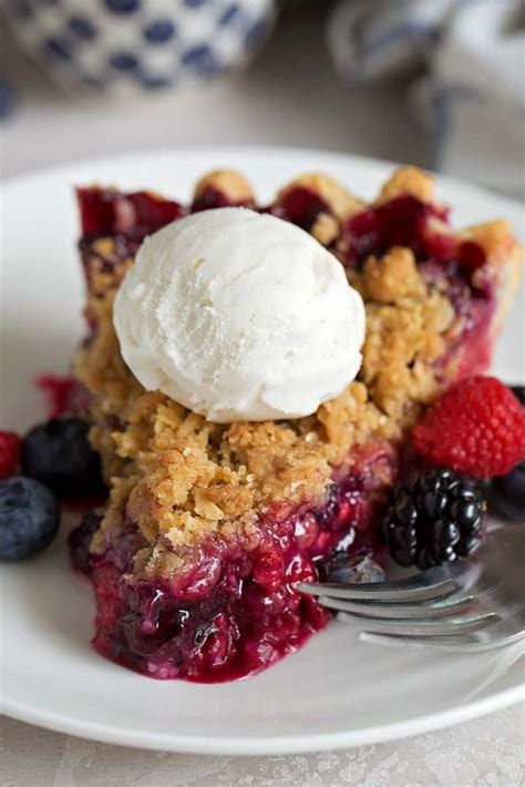 Triple Berry Pie Topped With An Oat Crumble Lil Luna