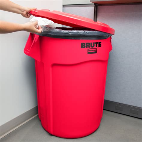 Rubbermaid Brute Gallon Red Round Trash Can And Lid