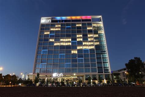 Hilton classifies the hilton kl as the ultimate lifestyle hotel. Aloft Hotel - BGC Construction