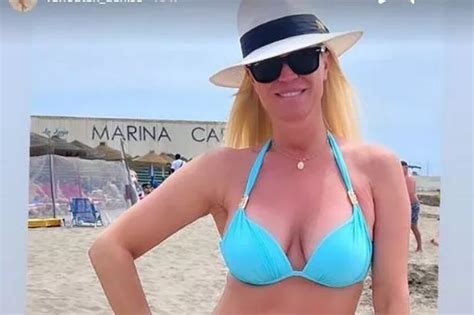 Denise Van Outen Showcases Ageless Figure As She Wows In Blue Bikini On