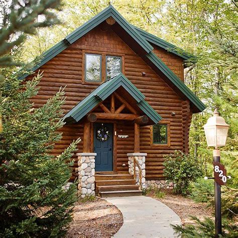 Vinyl log cabin siding is one of the most affordable materials available on the market and if you are on a budget, this is a. Pick the House Siding Material That's Best for You in 2020 ...