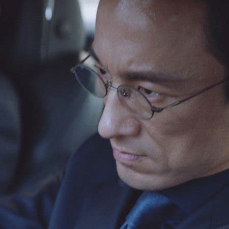 Jae jun wants yi je to give him congressman jung's belongings to him. Doctor Prisoner (2019) - MyDramaList