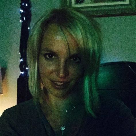 Britney Spears Debuts New Bob Hairstyle Hello