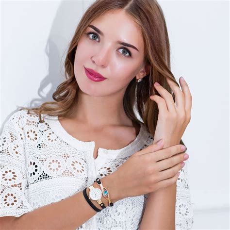Duoya New Model Eye Gemstone Luxurious Watches Ladies Gold Bracelet