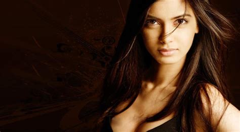diana penty sexy photos wallpaper hd indian celebrities 4k wallpapers images and background