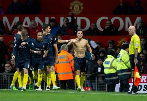 Southampton Scores First Win At Old Trafford In 27 Years Ends Manchester Uniteds 10 Match