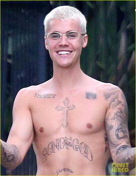 Justin Bieber Goes Shirtless On An Island In Australia Photo Justin Bieber Shirtless