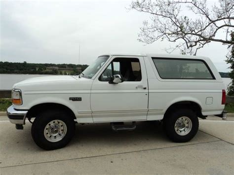 Sell Used 1995 Ford Bronco Xlt Sport Utility 2 Door 58l White In
