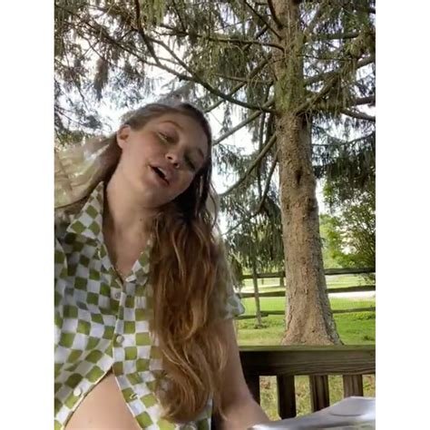 Pregnant Gigi Hadid Gives Rare Glimpse At Her Bare Baby Bump