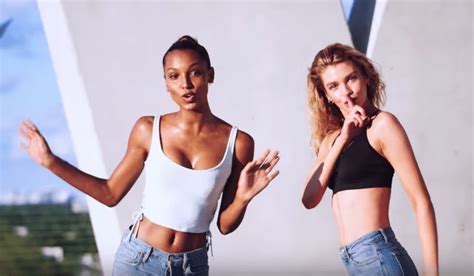 Ángeles De Victoria S Secret Cantan 24k Magic De Bruno Mars Video