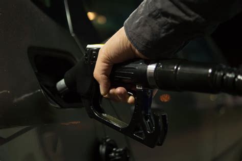 Lalu, benarkah penggunaan pertamax lebih hemat dan daya pacu kendaraan menjadi lebih bagus? Mesin Diesel vs Bensin, Mana Lebih Baik untuk Dipakai ...