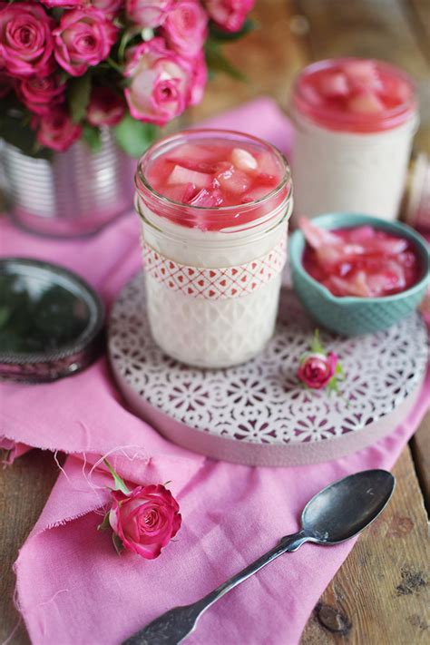 Mascarpone Buttermilch Dessert mit Rhabarber