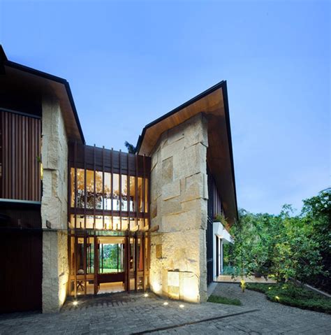 Asian House Design In Beautiful Tropical Setting