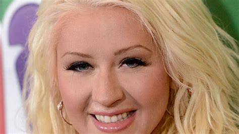 Christina Aguilera Vs Mickey Mouse News Khaleej Times