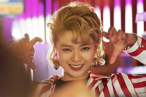 Twice Jeongyeon Signal Making Mv Twice Hot Kpop Dance The Night