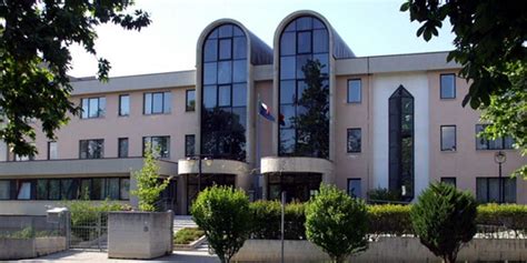 Scuole dell'infanzia, primarie, secondarie, licei, istituti tecnici e professionali con indirizzo, telefono e codice tutte le 9.001 scuole pubbliche e private di ogni ordine e grado in lombardia, per area geografica e per tipologia. Scuole chiuse anche il 28 e il 29 ottobre • Gualdo News