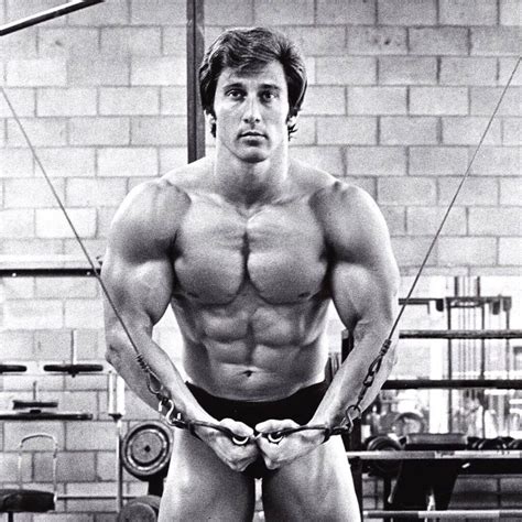 7 Bodybuilders With The Most Impressive Abs In The Bodybuilding History
