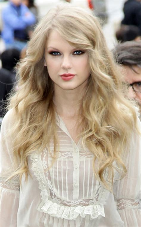 9 Dark Side From Taylor Swifts Top 10 Beauty Moments E News