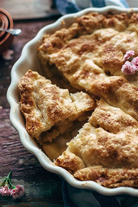 Here is an apple pie recipe that is both easy and sure to please. Best Apple Pie Recipe From Scratch | alsothecrumbsplease.com