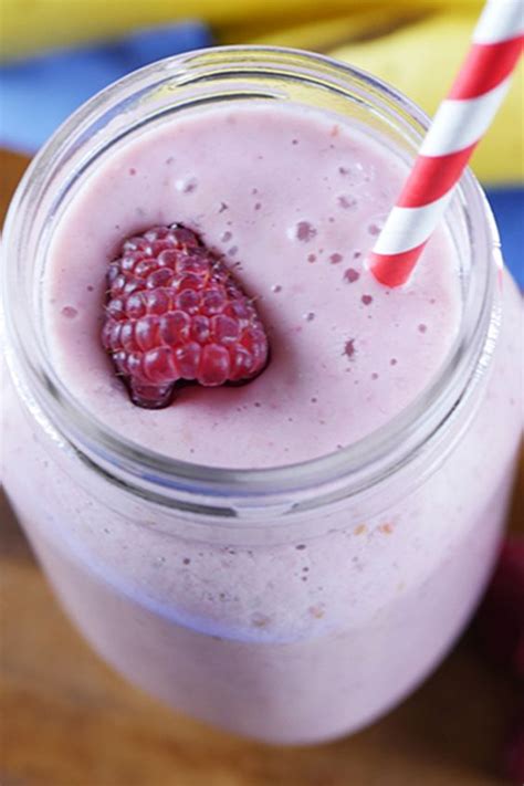 An Amazing Raspberry And Banana Smoothie Yummy Smoothies Yummy Drinks