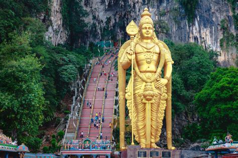 Visit the JawDropping Batu Caves in Malaysia  Batu caves, Malaysia