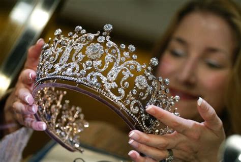A Look At Princess Margaret S Iconic Bathtub Tiara And Its Staggering Value I Know All News