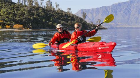 Queenstowns Guided Kayak Tours On Stunning Moke Lake