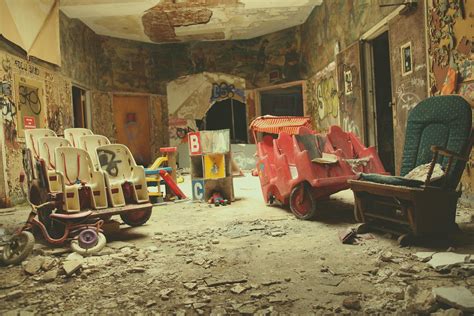 Abandoned New York Mental Hospital 5184 × 3456