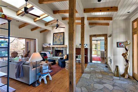 A Cozy Farm House Surrounded By Woods In North Carolina