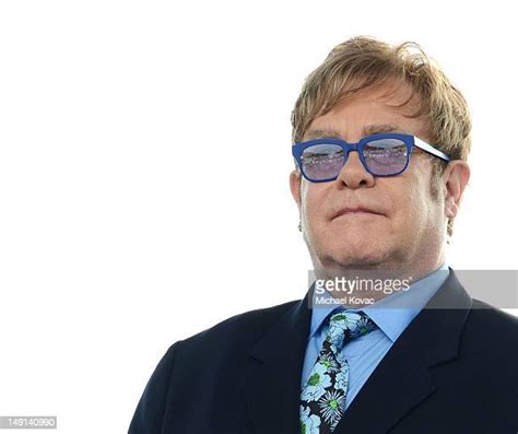 Sir Elton John Visits The Aids Memorial Quilt Photos And Premium High