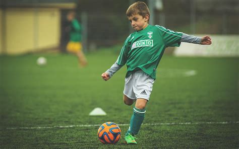 Il a remporté une ligue des champions avec hambourg, une championnat d'europe avec l'allemagne et. 4 conseils pour devenir un joueur de foot professionnel ...