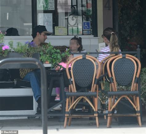 PICTURED Joe Jonas Ditches Wedding Ring As He S Seen For The First Time With Babes After
