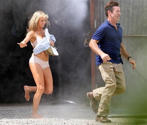 jennifer aniston pamer bra saat syuting we re the millers