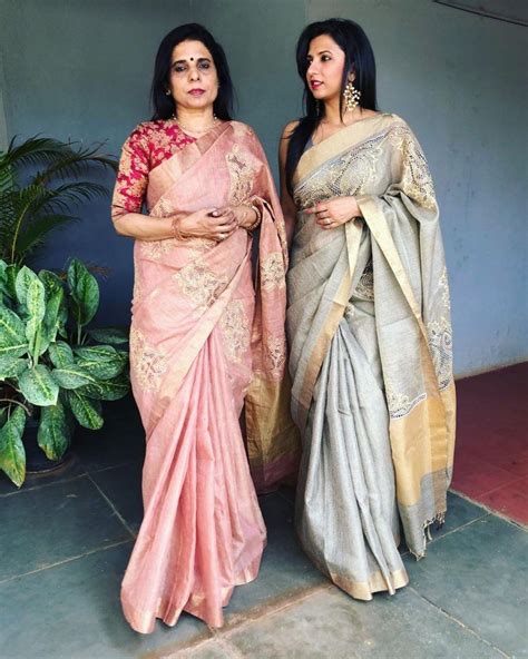 shop prettiest mom daughter matching sarees here keep me stylish mom and daughter matching