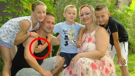 Woman Files For Divorce After Seeing This Photo Can You Spot Why