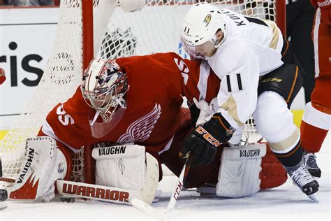 Ducks Vs Red Wings Game 4 Update Beleskey Puts Anaheim Up By 1