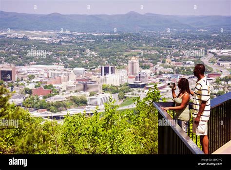 Downtown Roanoke Virginia Hi Res Stock Photography And Images Alamy