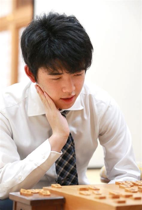 Shogi (将棋 shōgi), or japanese chess, is the most popular of a family of chess variants native to japan. 棋聖戦2次予選、藤井聡太七段敗退 決勝T進出ならず - 産経ニュース